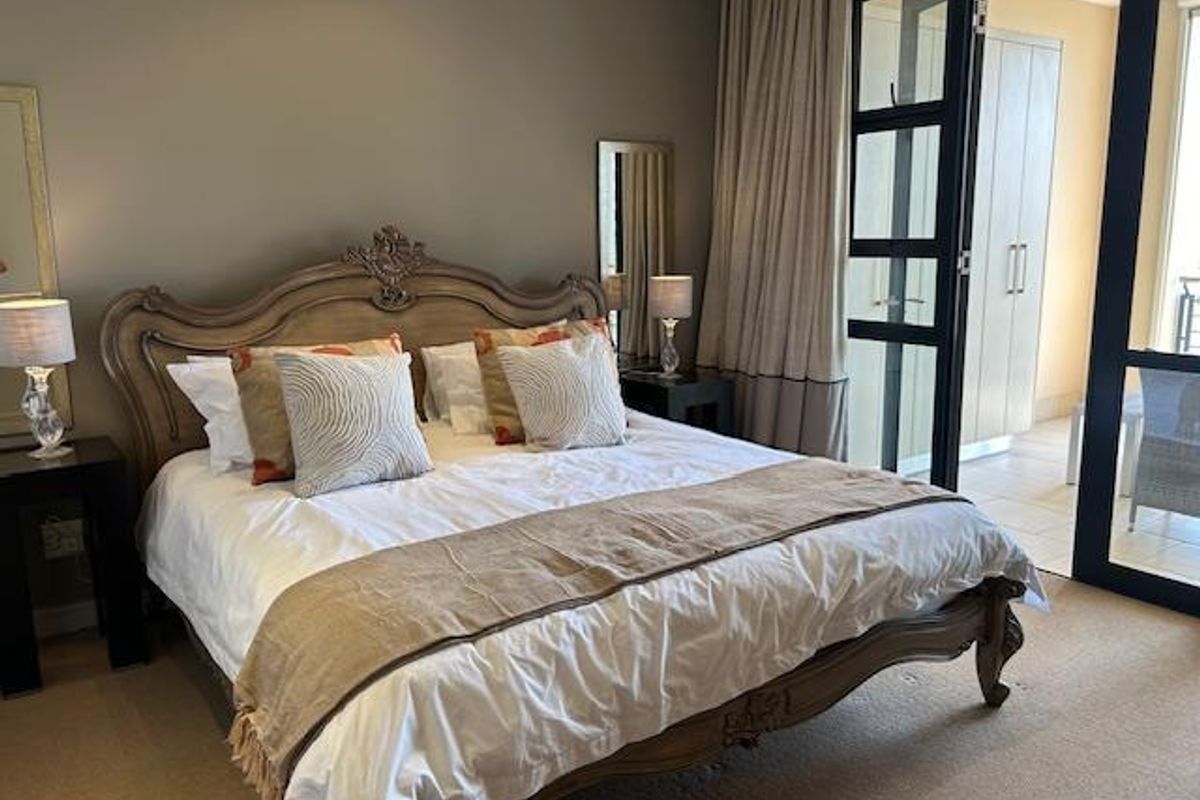 A MAGNIFICENT TWO BEDROOM FURNISHED APARTMENT - Photo 5