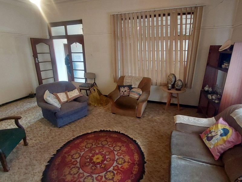 Transform & Personalize This Generous Vintage Space! - Photo 6