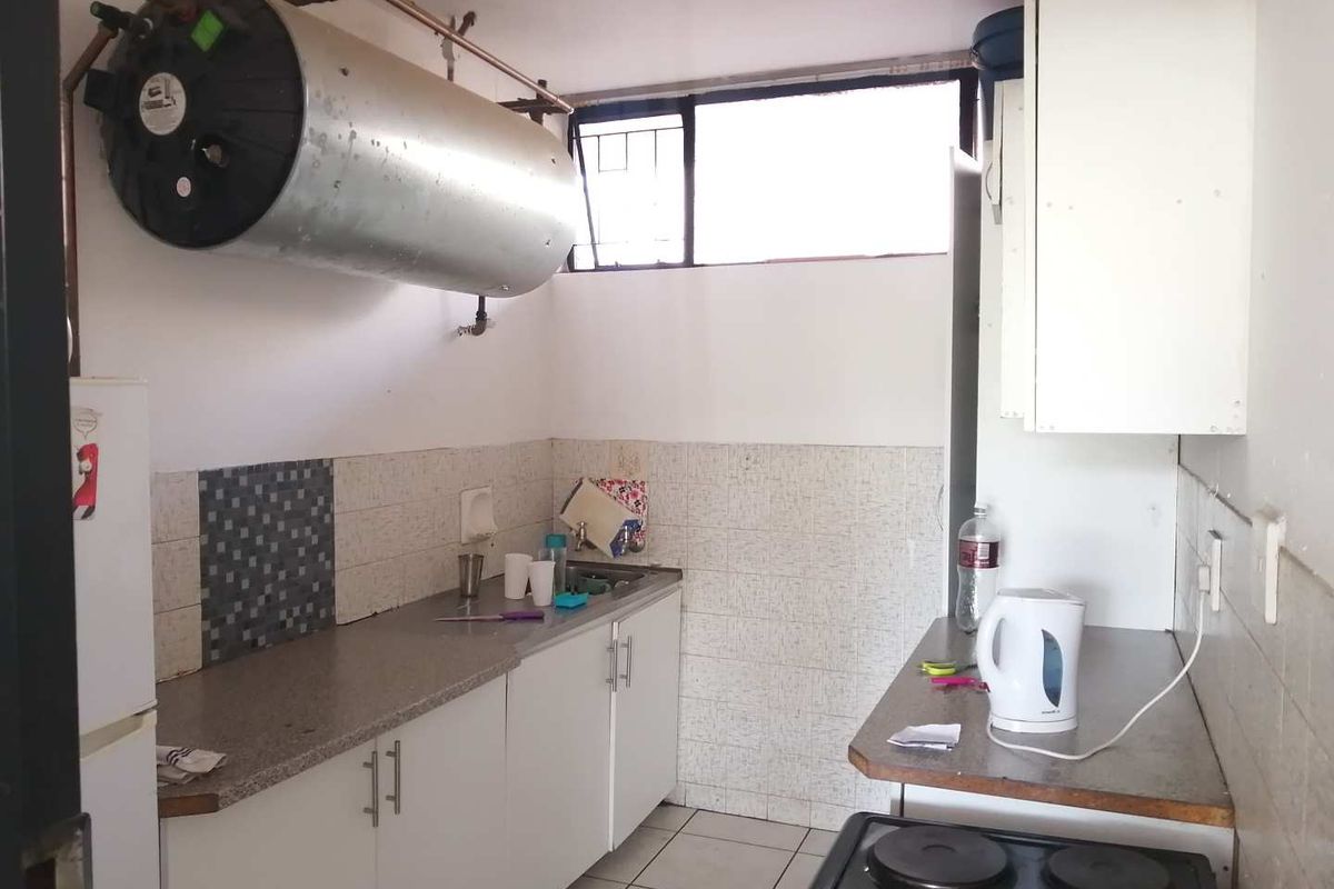 Prime Location in the Heart of Sunnyside! - Photo 2