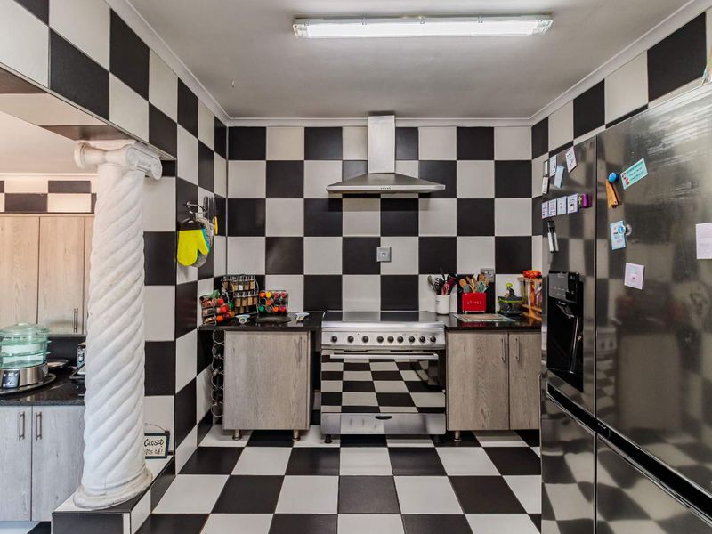 REDUCED TO SELL!! - Photo 9