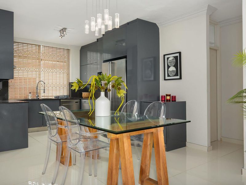 Beach Front Apartment - Photo 6