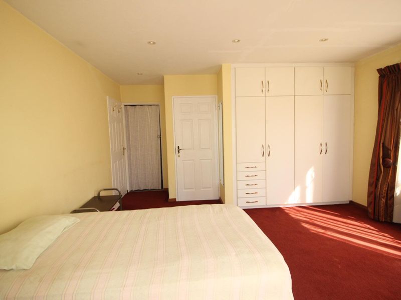 Beautiful home in good area - Photo 8