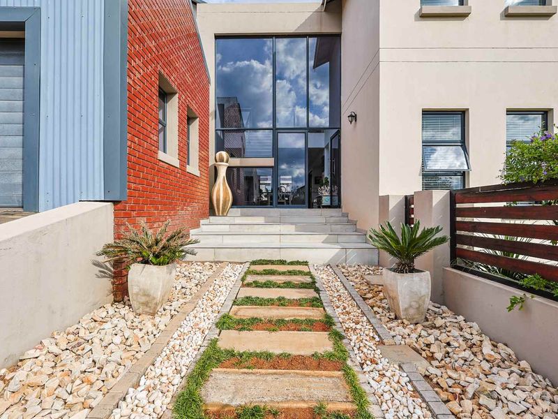 Gem in the Hills. - Photo 2