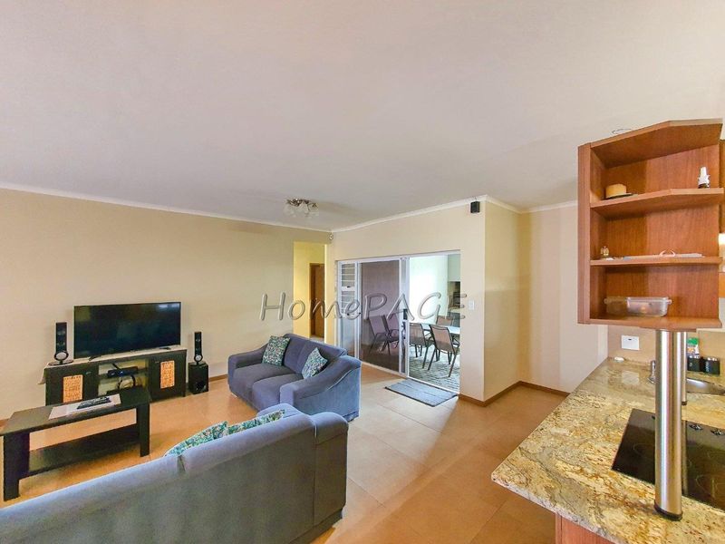 Ext 11, Henties Bay:  4 Bedr Entertainers dream is for Sale - Photo 8