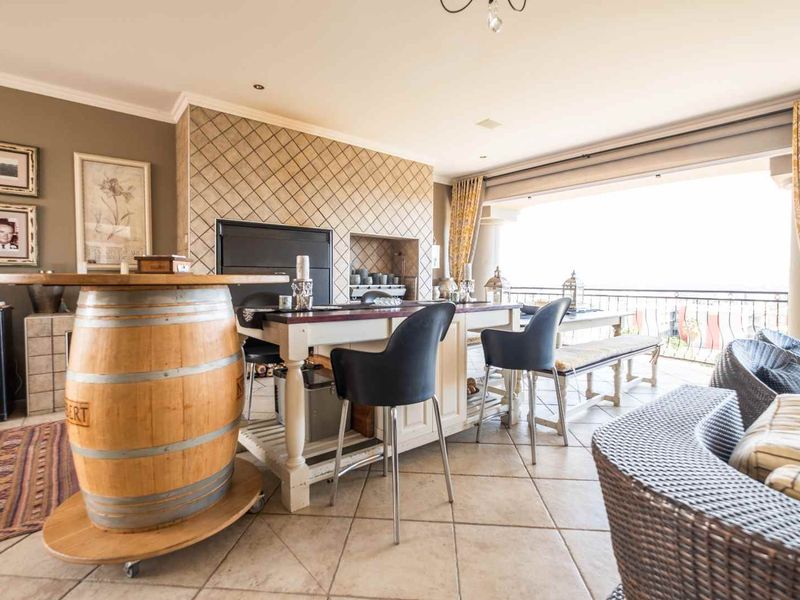 Immense Ambassador type double story mansion with 4 spacious living entities. - Photo 8