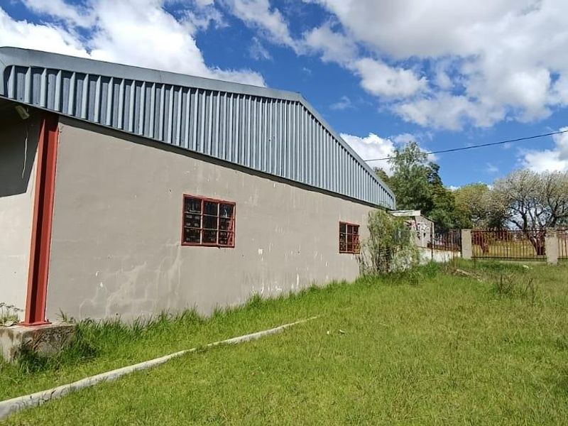 LARGE PROPARTY IDEAL FOR A ETREPRENEUR. NEXT TO FACTORY. - Photo 4