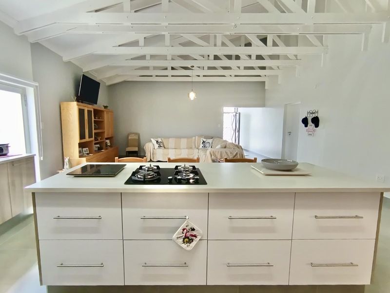 NEAT AND SPACIOUS FAMILY HOME - Photo 6