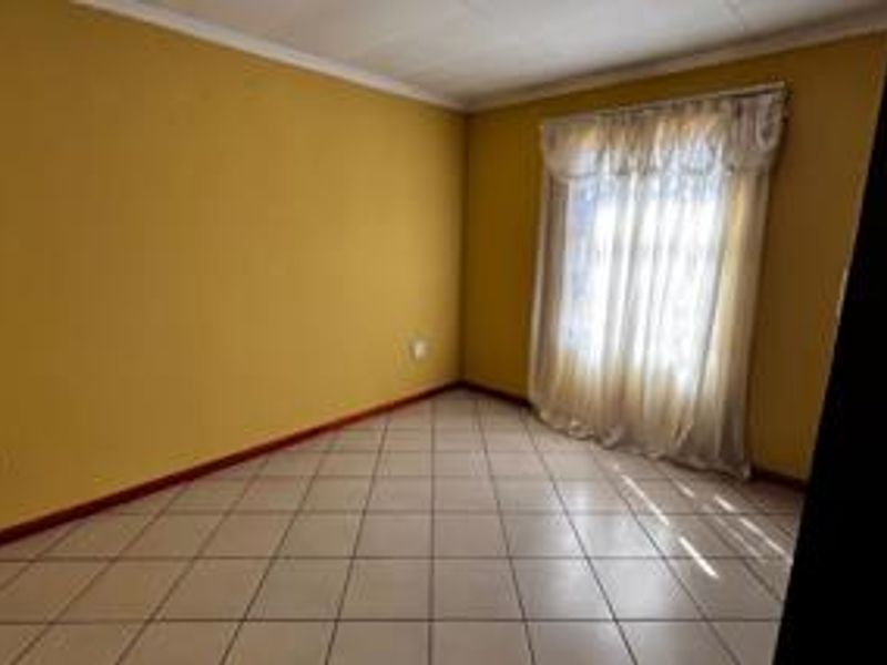 3 Bedroom House For Sale in Vanderbijlpark CE3 - Photo 10