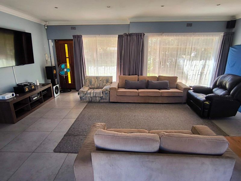 Prime Location in Brackenhurst! - Photo 8