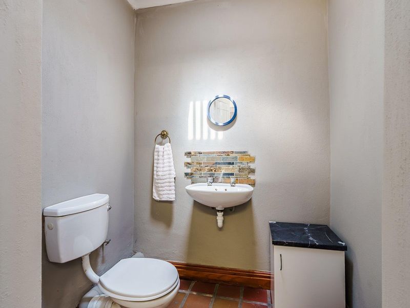 Charming Victorian 2 bed cottage in Observatory - Photo 8