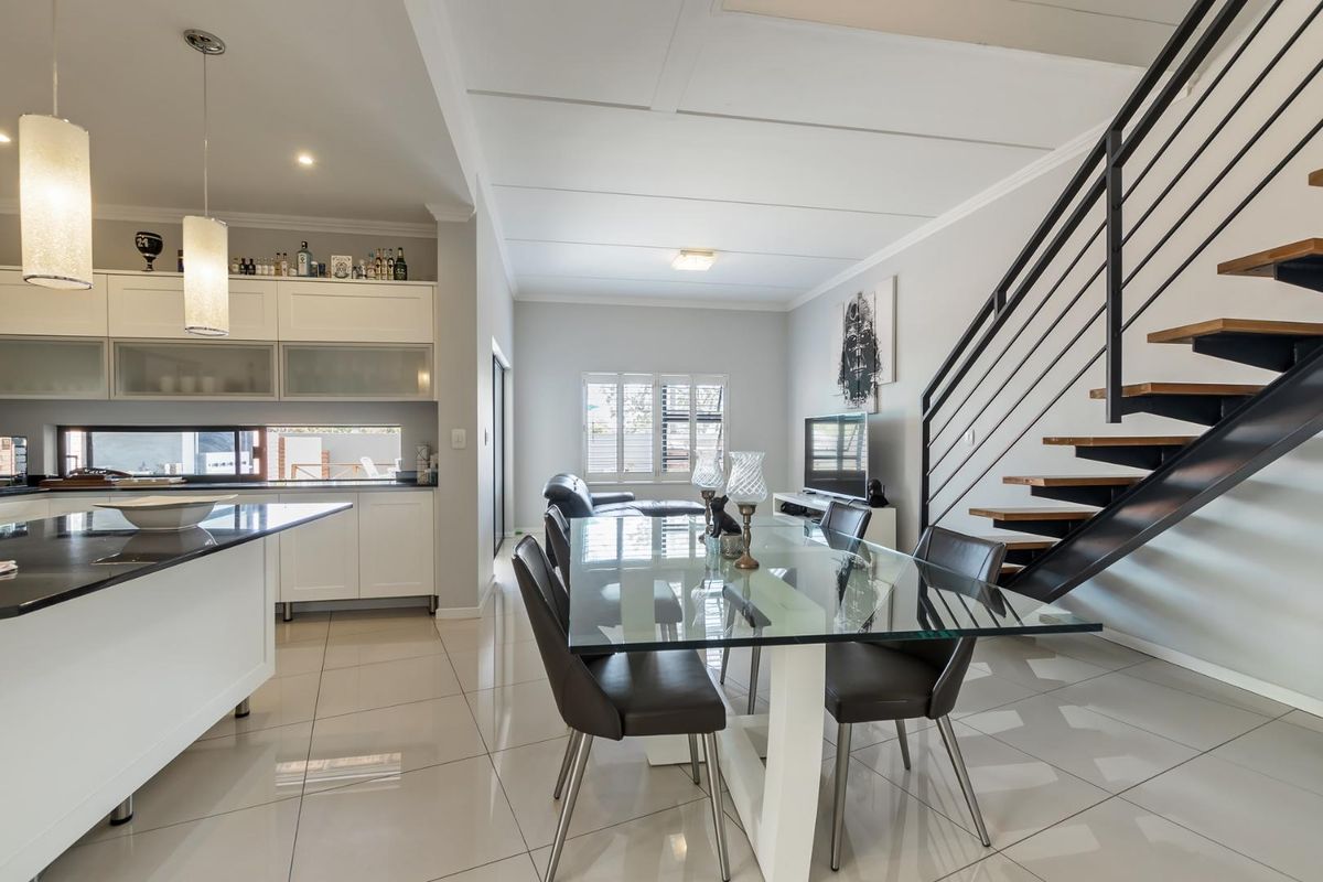 ECO-FRIENDLY TOWNHOUSE WITH FIVE DAY BACKUP SUPPLY FOR SALE IN PAULSHOF - Photo 2