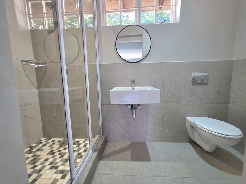 Fully Renovated, Modern Home in Exclusive Complex of only 3 Units, in the Heart of Kloof! - Photo 9