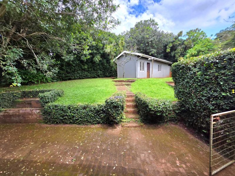 Affordable Entry Into the Kloof Property Market – Space, Position & Huge Potential - Photo 7