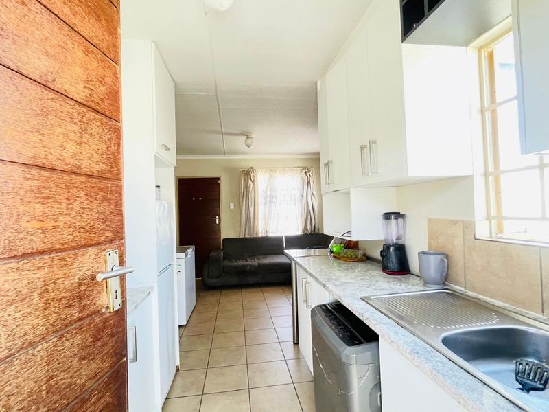 3 Bedroom House For Sale In Sky City EXT 33 - Photo 8
