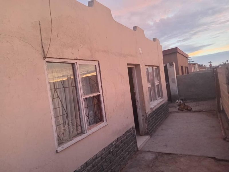 FOR SALE:3 bedrooms house for sale in,Kuisebmund, Walvis Bay, Selling price N$585000 cost included. - Photo 3