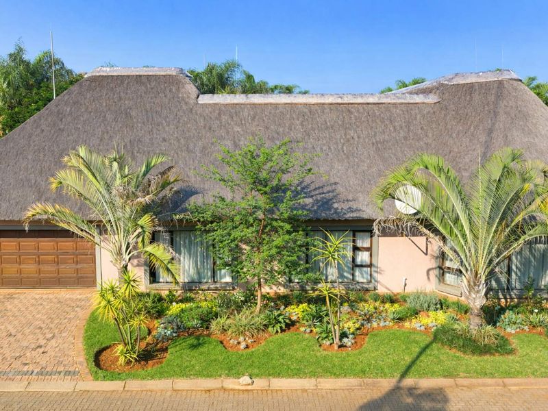 Exceptional Family Home with Prime Features. - Photo 3