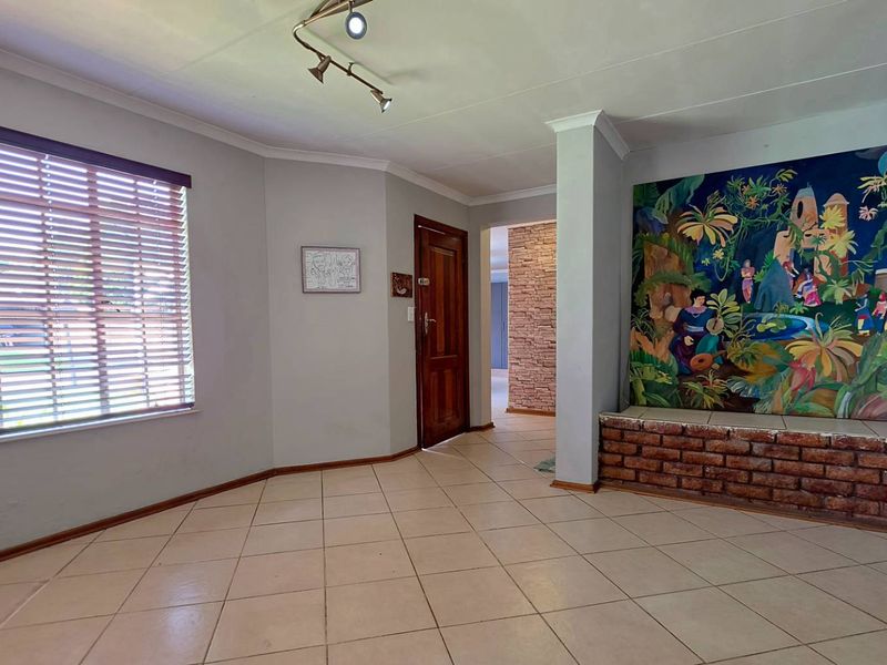 3 Bedroom House for Sale in Verwoerdpark - Photo 2