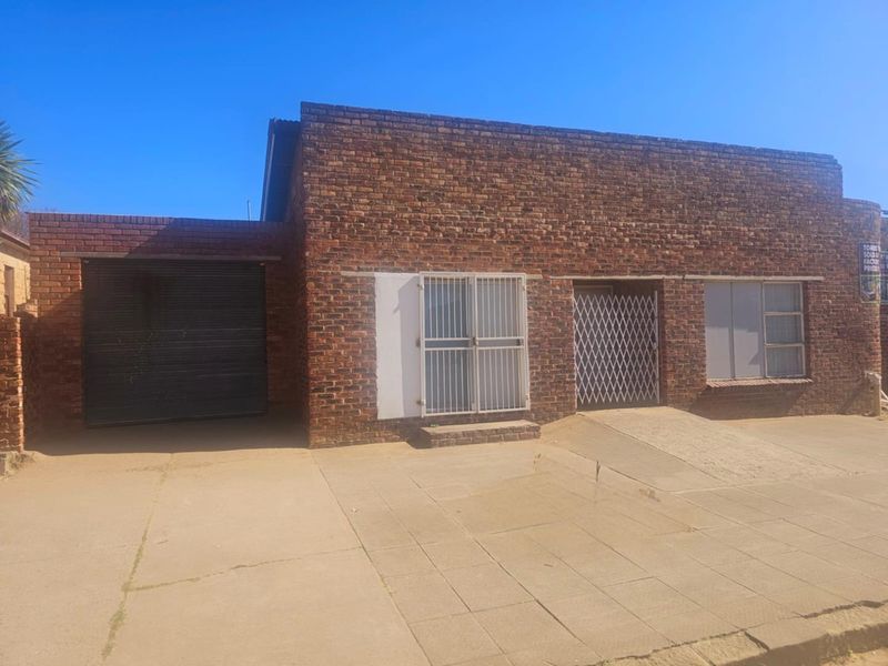 **Prime Commercial Property for Sale: Endless Opportunities Await** - Photo 3