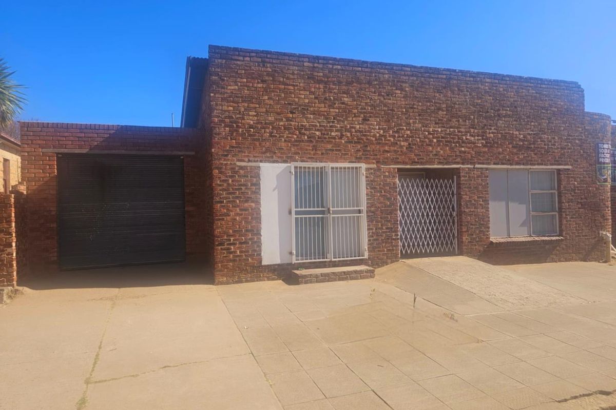 **Prime Commercial Property for Sale: Endless Opportunities Await** - Photo 3