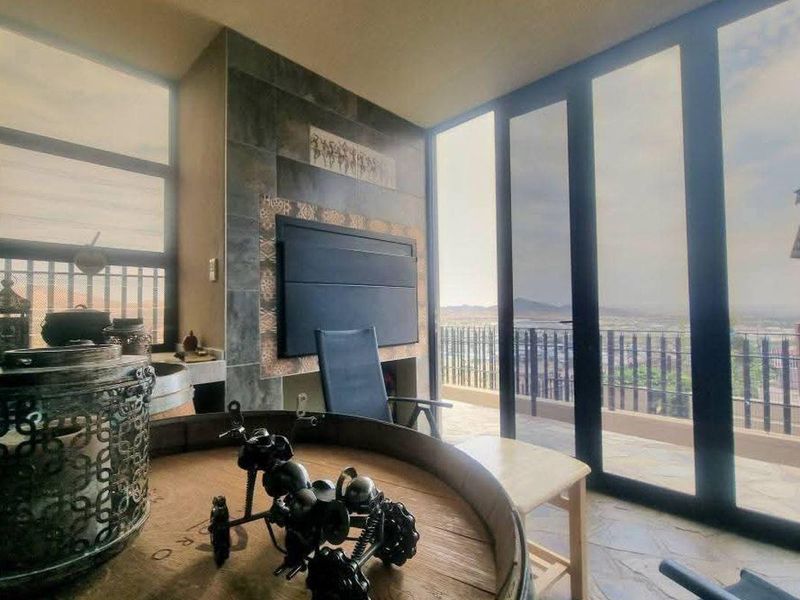 A rare opportunity to own a fully upgraded executive townhouse in the prestigious Henning Village, located in the highly sought-after suburb of Kleine Kuppe. - Photo 9