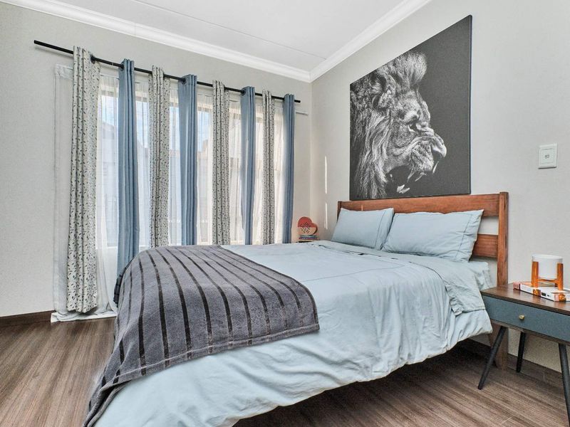 Secure, stylish and move-in ready. - Photo 10