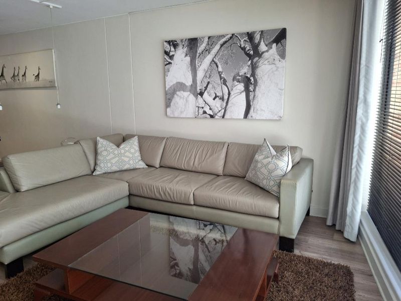 A BEAUTIFULLY FURNISHED TWO BEDROOM GARDEN APARTMENT - Photo 10