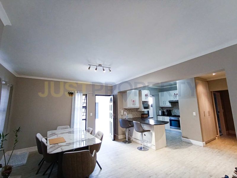 Ground Floor Townhouse for Sale – Mile 4, Swakopmund - Photo 2