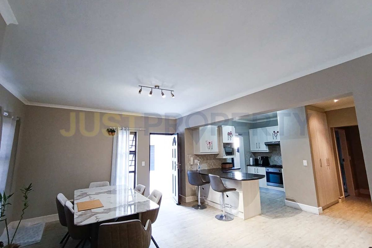 Ground Floor Townhouse for Sale – Mile 4, Swakopmund - Photo 2