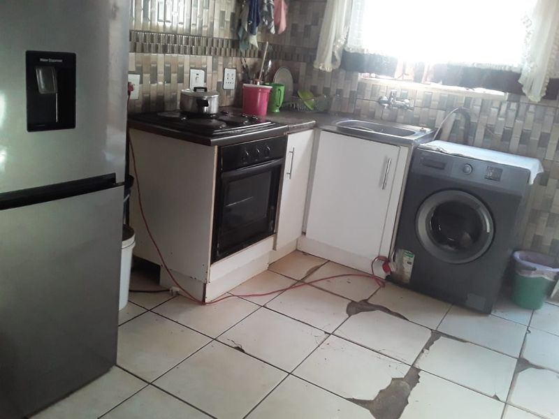 RDP with big yard for sale in Barcelona - Photo 4