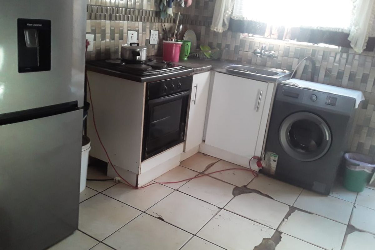 RDP with big yard for sale in Barcelona - Photo 4