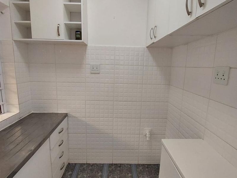 Bachelor Apartment for Rent in Mowbray - Photo 3
