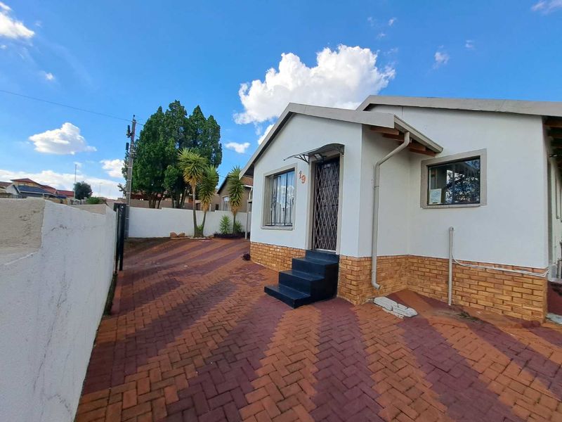 Stunning home with 3 bedrooms,1 bathroom,lounge - Photo 8