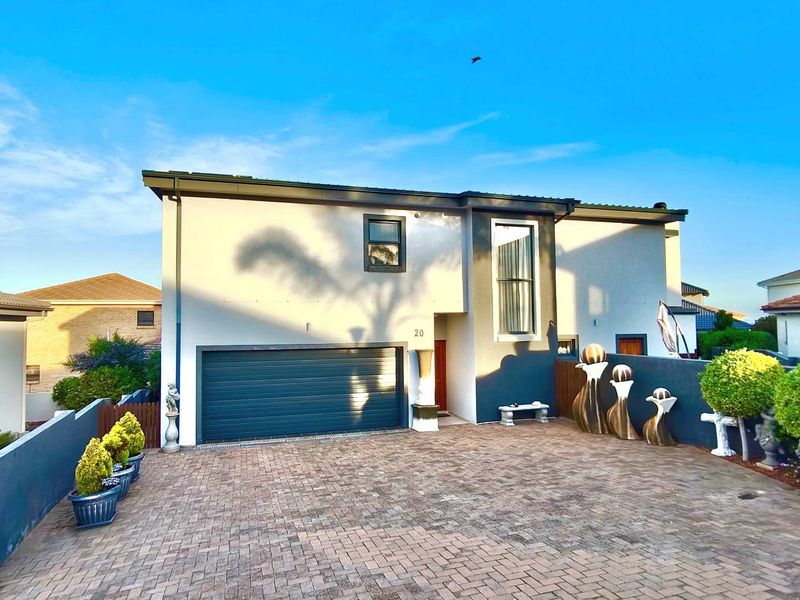 Neat double story home for sale with sea views - Photo 2