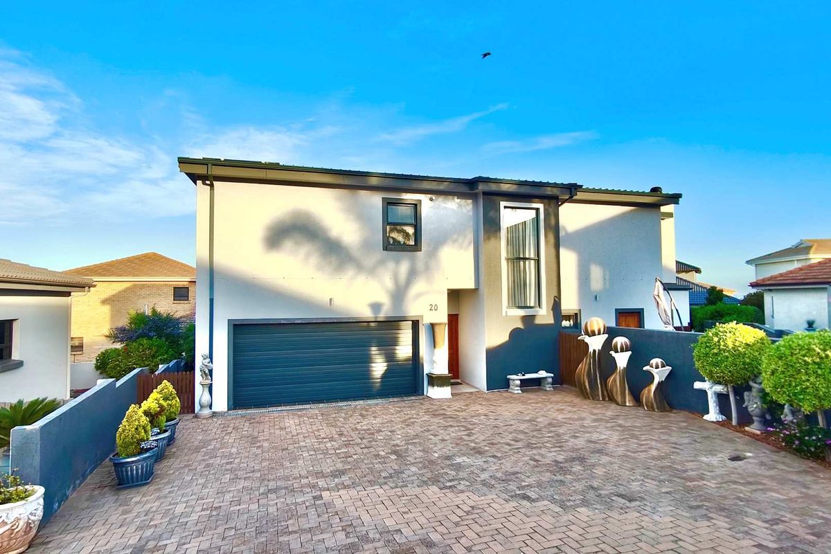 Neat double story home for sale with sea views - Photo 2