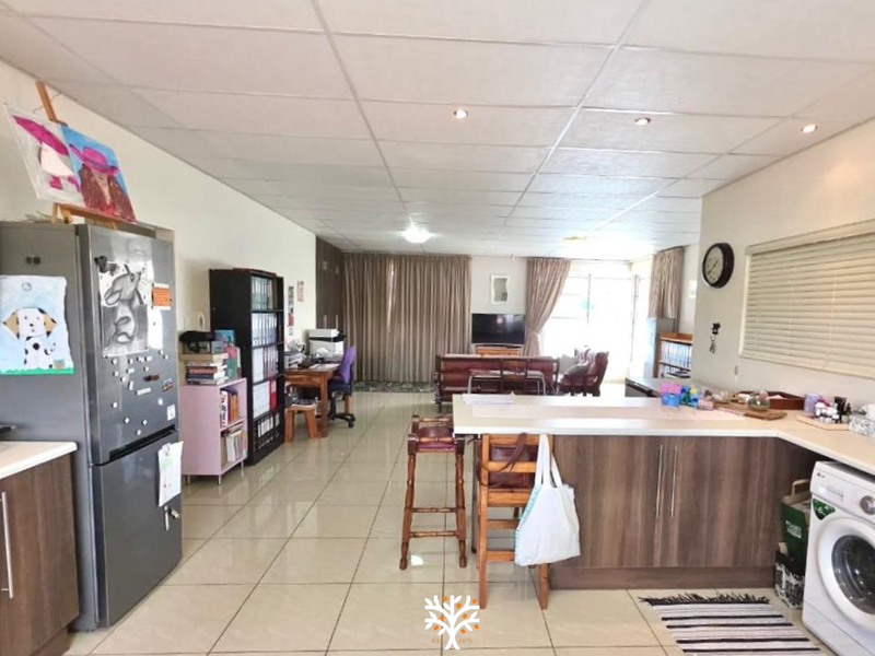 2-Bedroom in Eros | For Sale N$1.85m - Photo 2