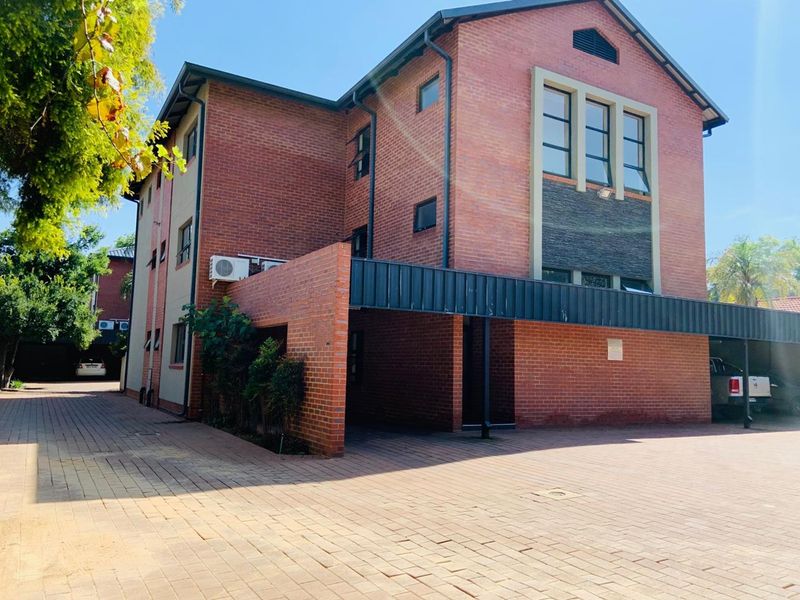 Be First in Line to View this BEAUTIFUL property ! - Photo 2