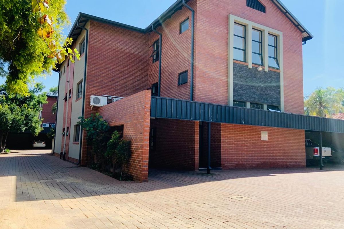 Be First in Line to View this BEAUTIFUL property ! - Photo 2