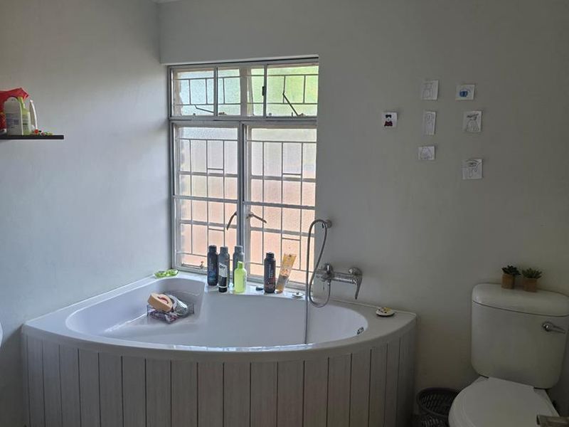 Large 3-bedroom house for sale in Tsumeb - Photo 3