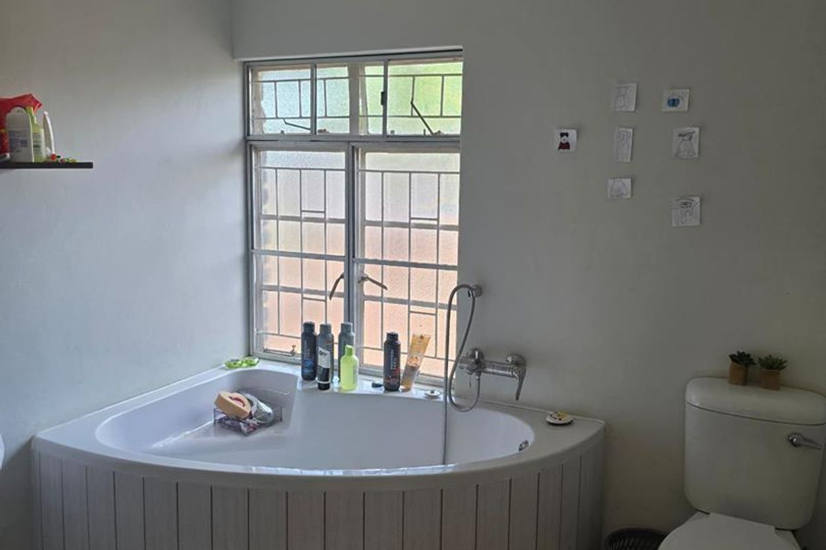 Large 3-bedroom house for sale in Tsumeb - Photo 3