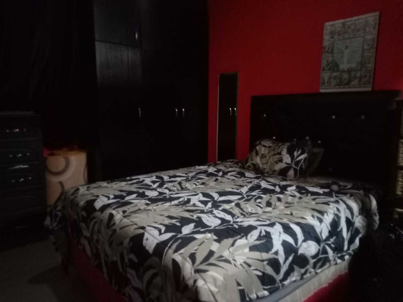 Neat and Move-In-Ready! Prime Durban Central Apartment! Well-maintained building - Close to amenities, including shops, restaurants, and public transport! - Photo 8