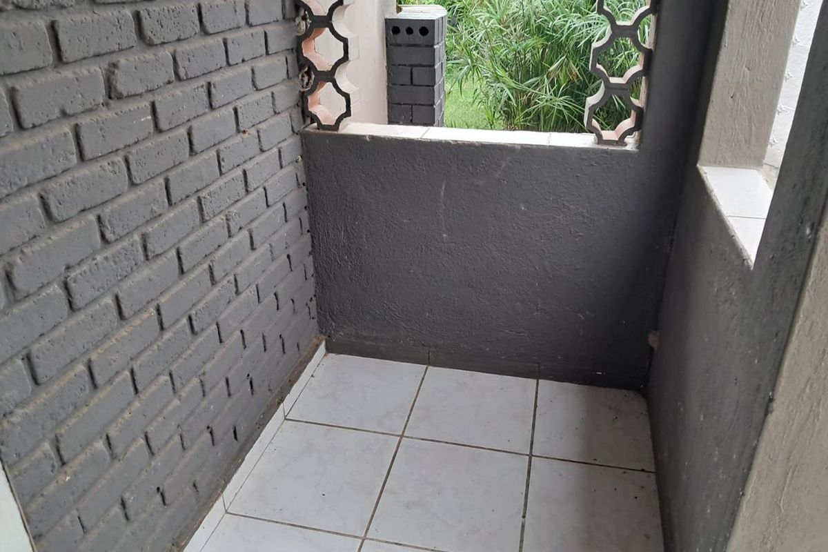 Pet Friendly Twobedroom house for rent - Photo 3