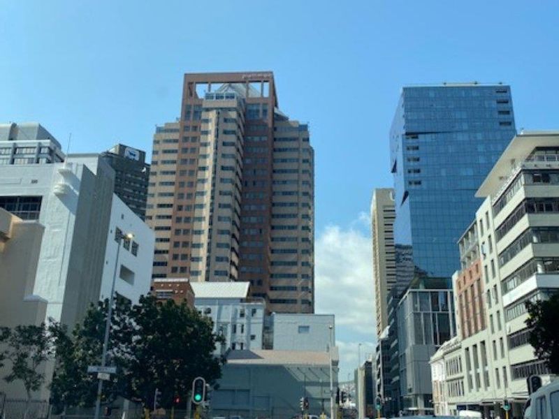 Elegant 2-Bedroom Apartment with Panoramic City Views - Photo 2