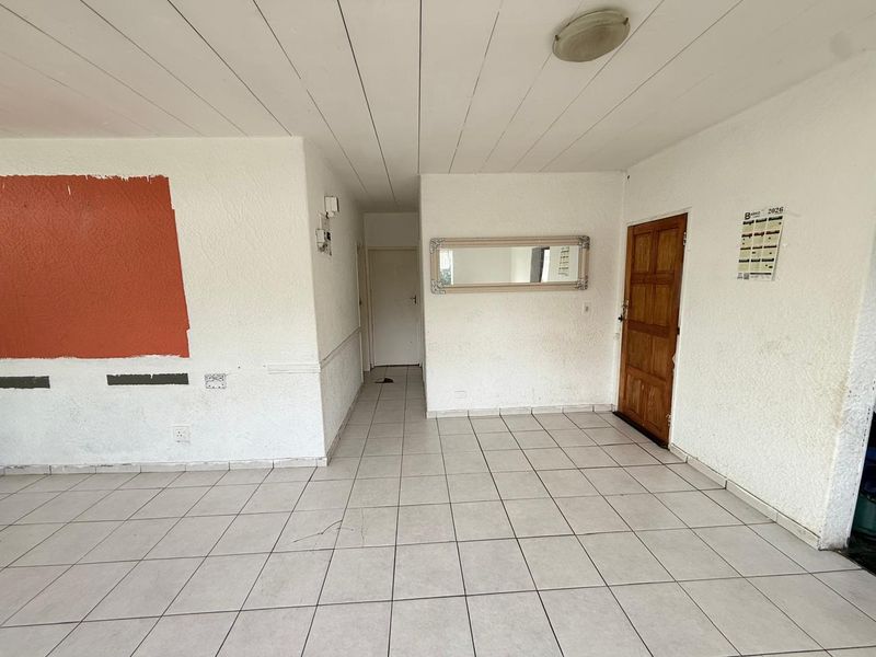 Hidden Spacious  2 Bedroom Apartment in Birchleigh  Kempton Park - Photo 9