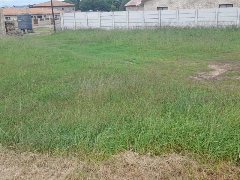 Prime Plot for Sale in Vanes Estate - Photo 3