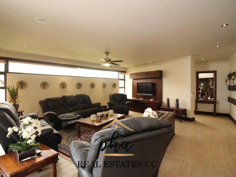 5 Bedroom Family house for sale - Swakopmund (Extension 15) - Photo 5