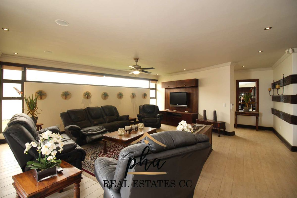 5 Bedroom Family house for sale - Swakopmund (Extension 15) - Photo 5