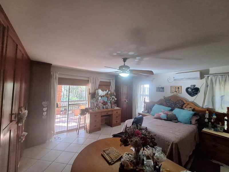 Charming Double-Story Home with Modern Amenities and Eco-Friendly Features - Photo 8