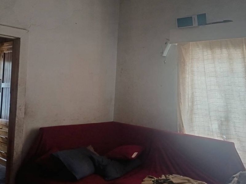 2 Bedroom House with ample covered parking and outbuildings for Sale - Photo 7