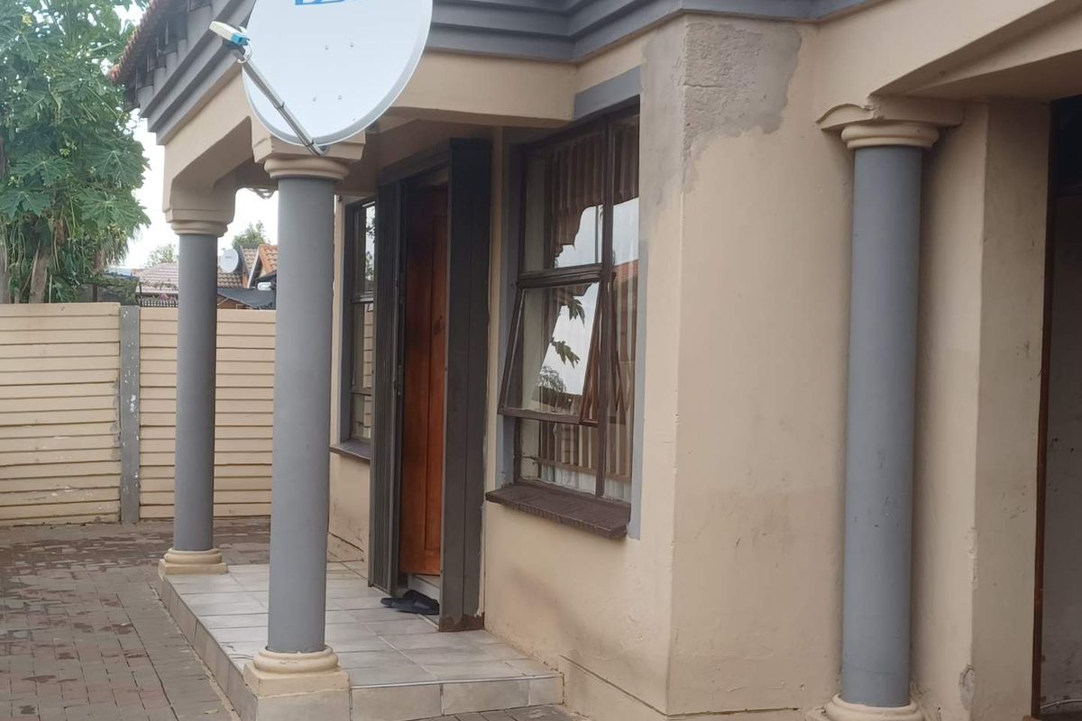 3 Bedroom House for Sale in Rosslyn, Nkwe Estates - Photo 4