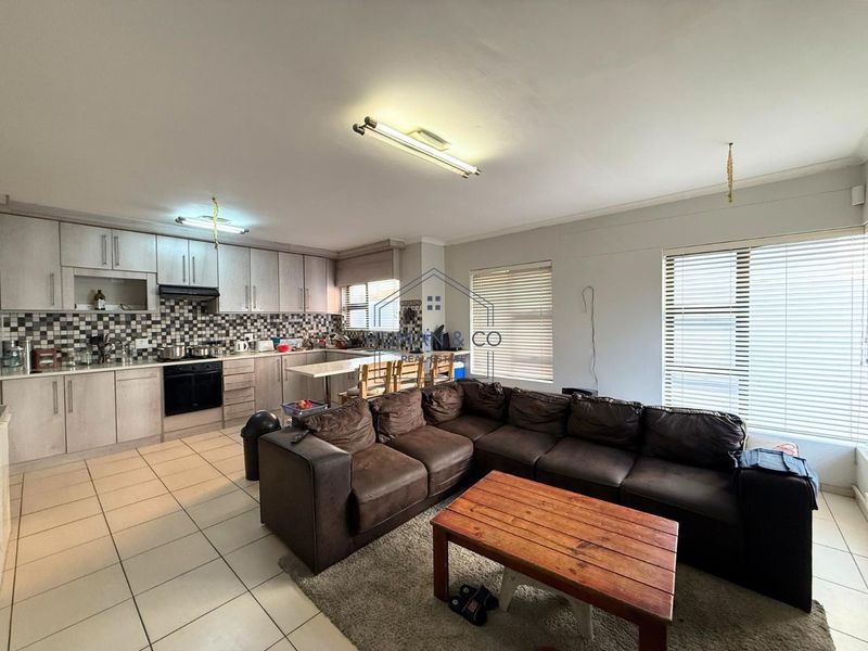 Ideal Starter Home in Fairway Estate - Photo 2